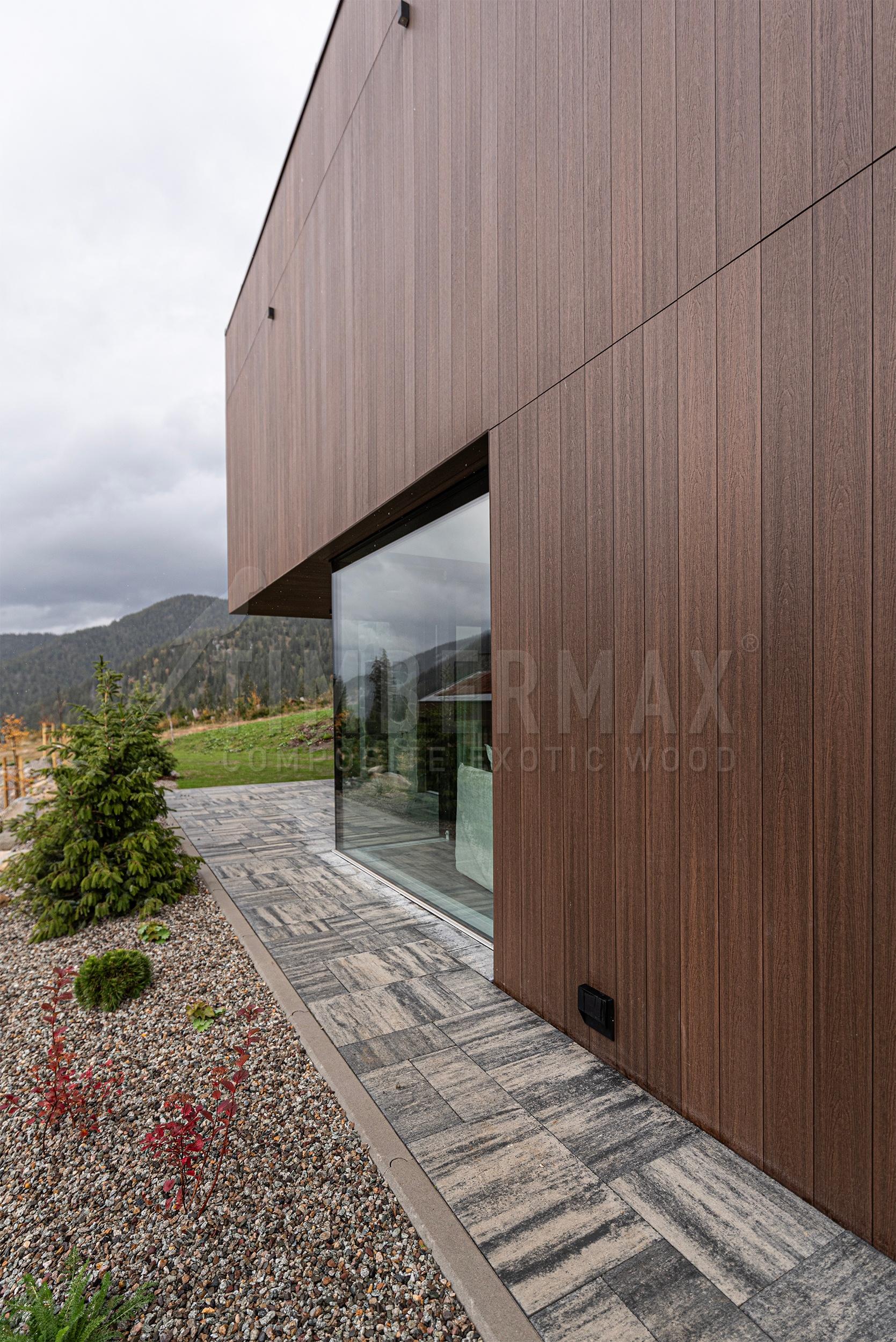 provětrávaný fasádní obklad imitace dřeva na moderní architektuře